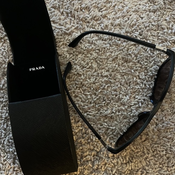 Prada Sunglass - Picture 9 of 10